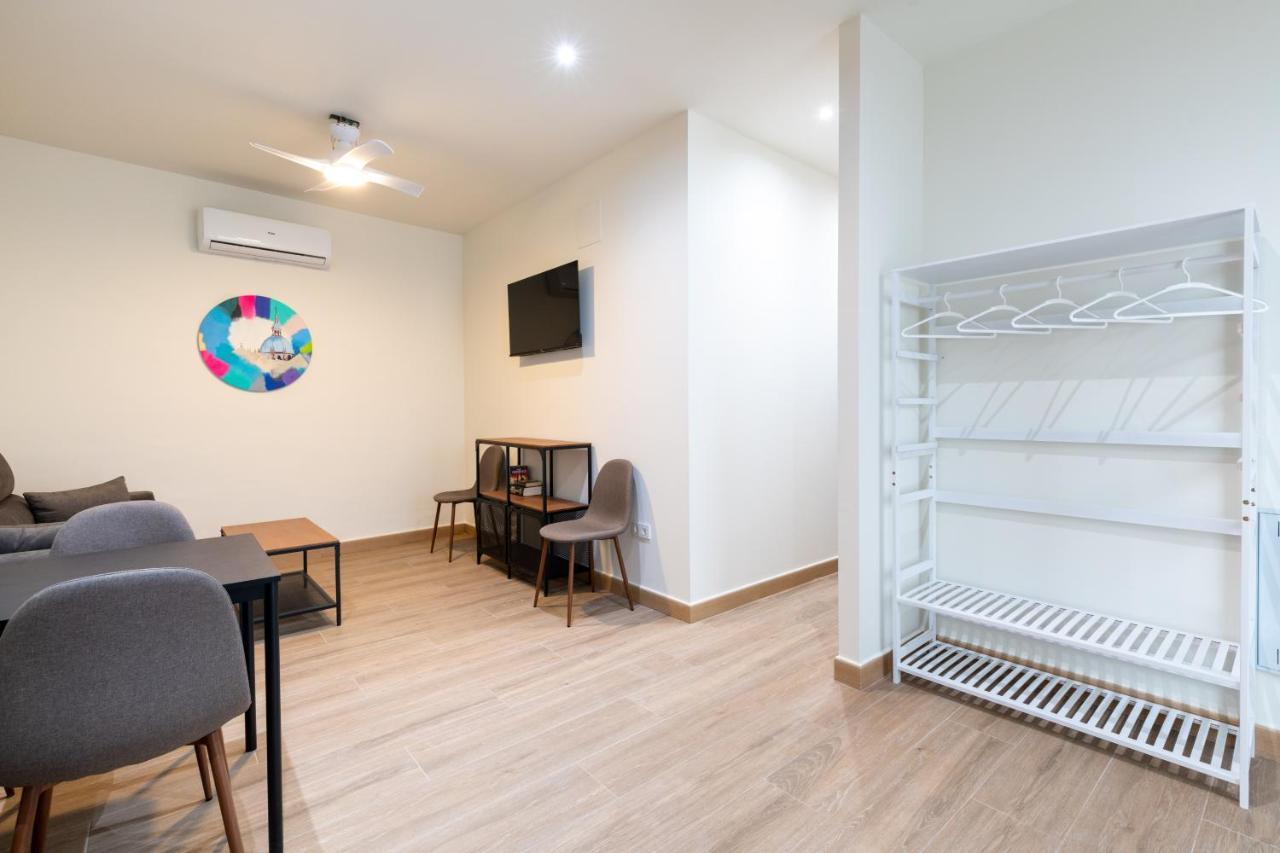 Apartamentos Cervantes 17 Sevilla Eksteriør billede