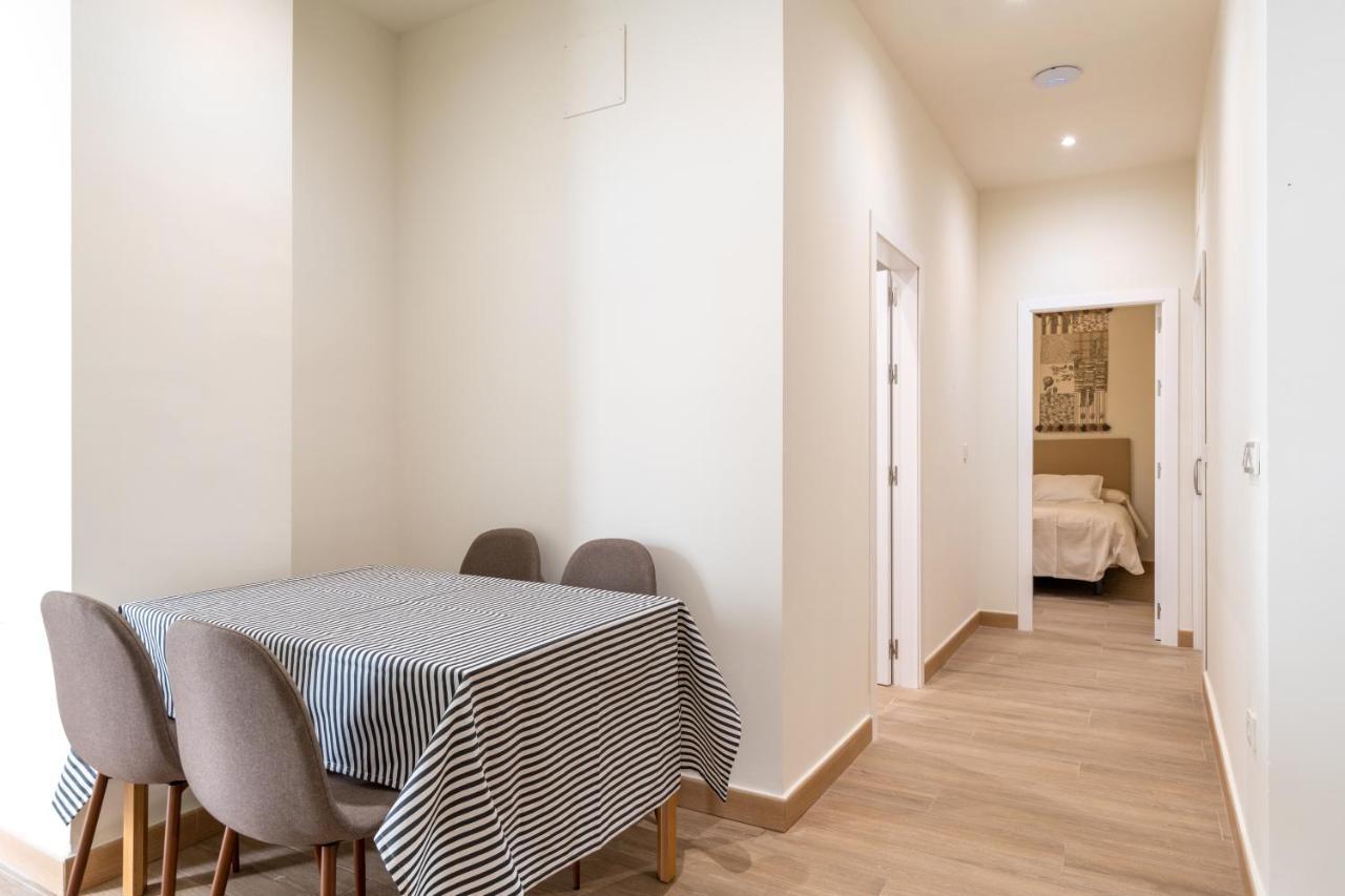 Apartamentos Cervantes 17 Sevilla Eksteriør billede