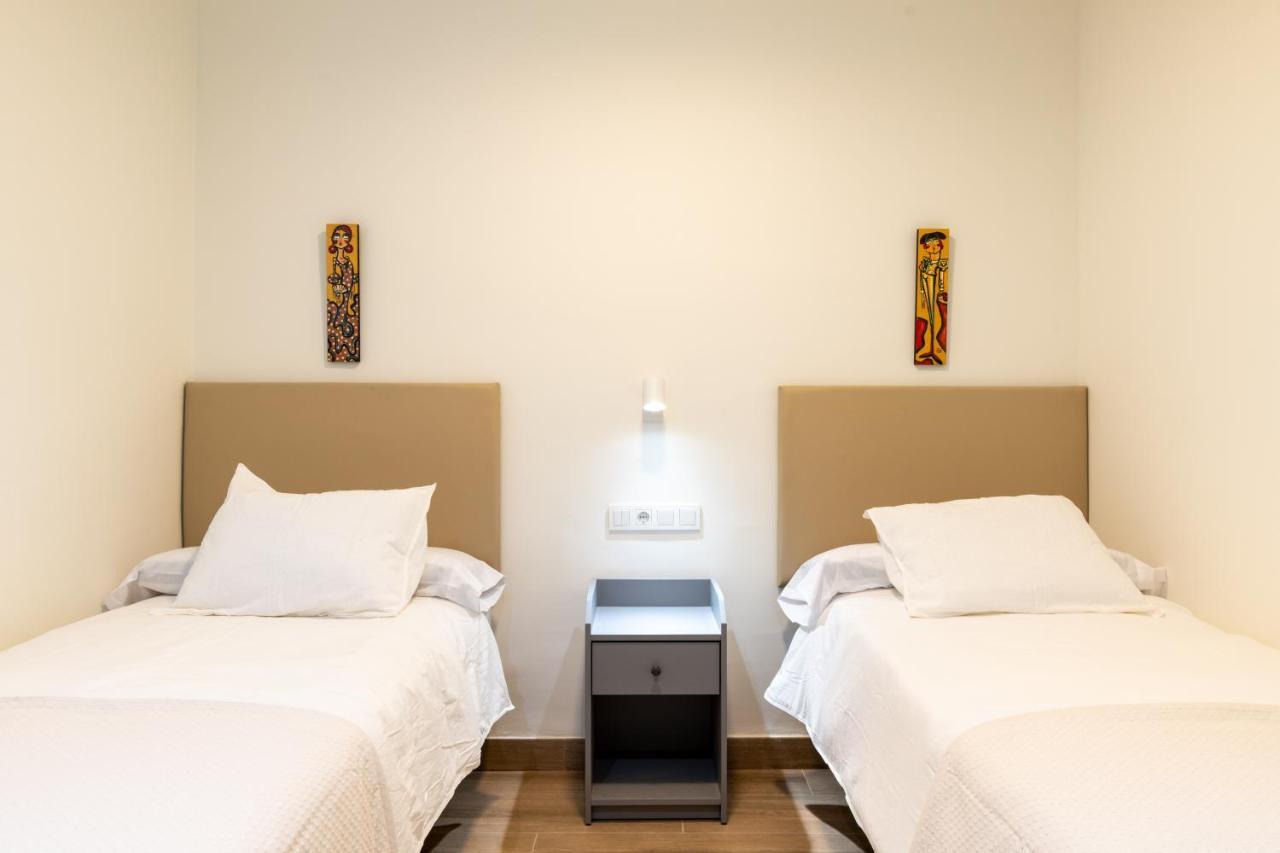 Apartamentos Cervantes 17 Sevilla Eksteriør billede