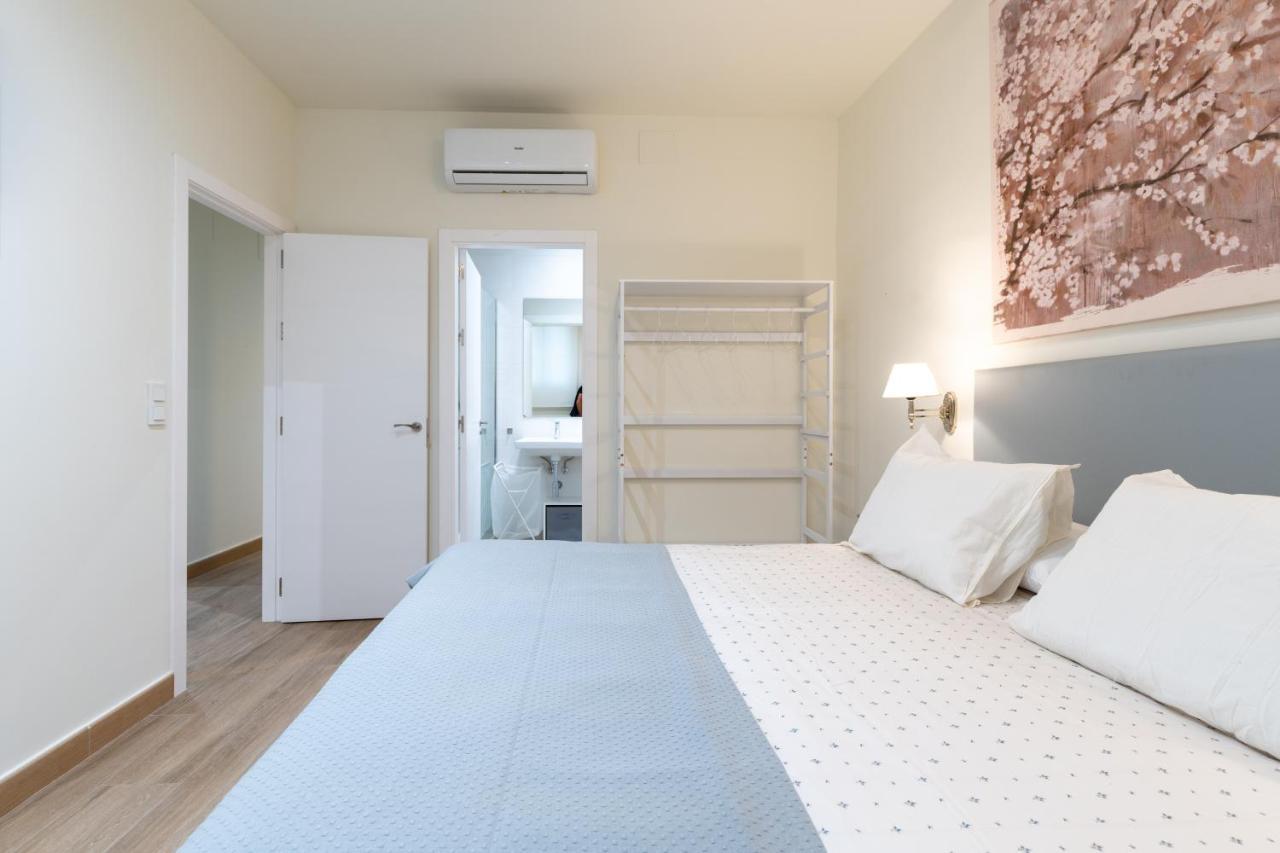 Apartamentos Cervantes 17 Sevilla Eksteriør billede