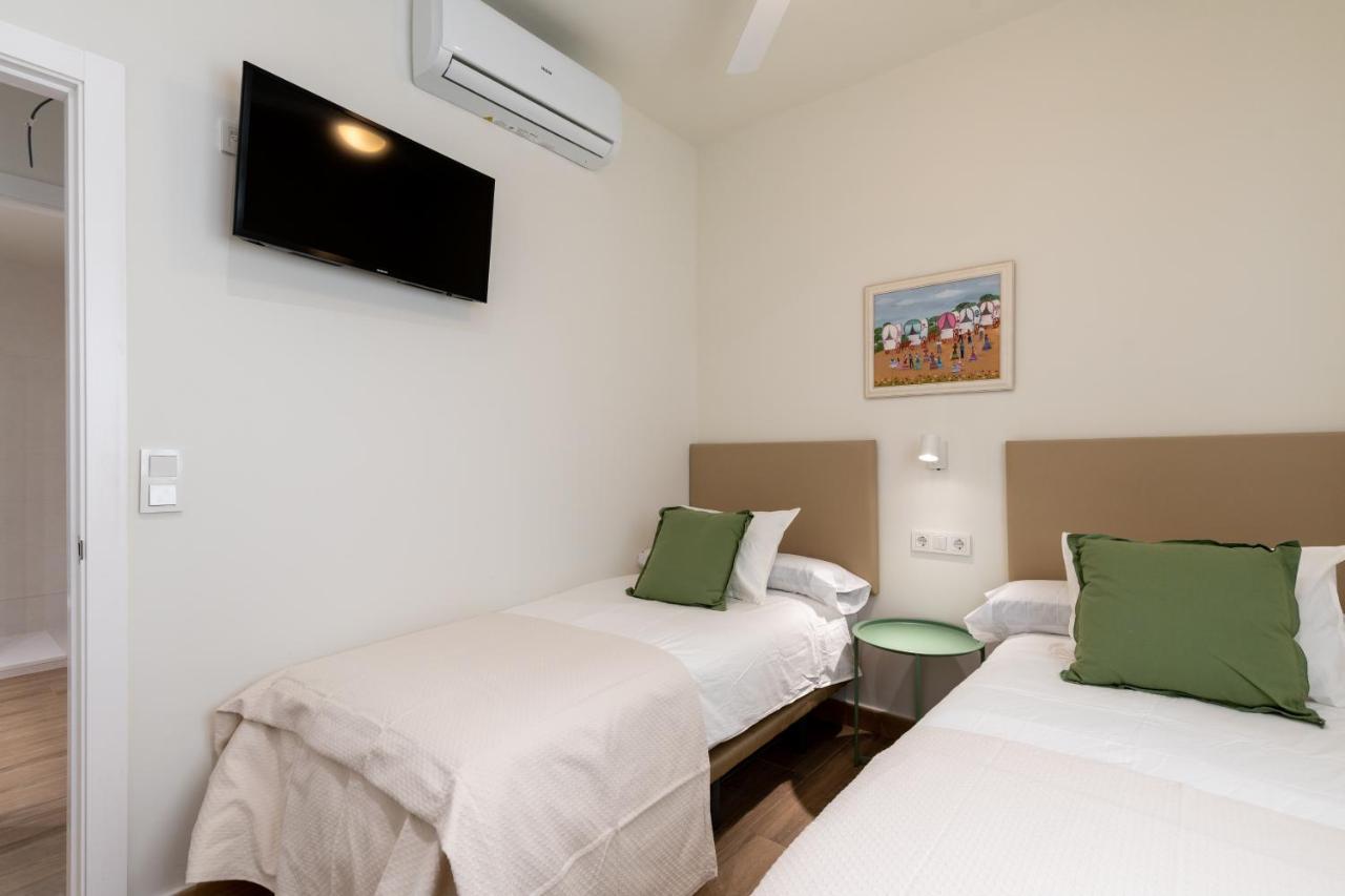 Apartamentos Cervantes 17 Sevilla Eksteriør billede